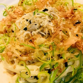 しらすパック活用●しらすの焼きうどん